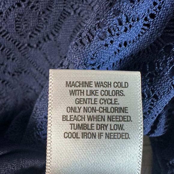 Roz & Ali navy blue lace overlay blouse Bell sleeve bohemian feminine plus siz
￼ - Picture 5 of 9